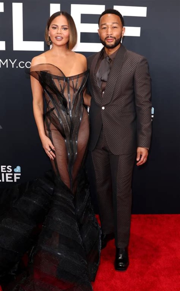 2017 Grammy Awards’ Best Couples — Chrissy Teigen & John Legend & More!