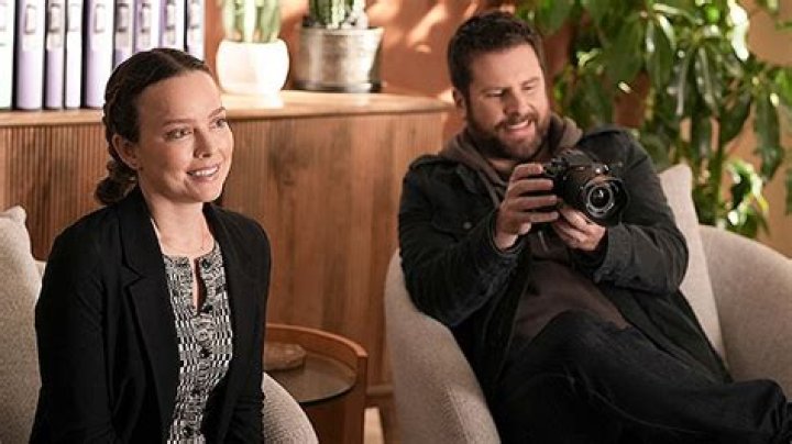 ‘A Million Little Things’ Star On Gary & Maggie’s Baby Struggles – Hollywood Life