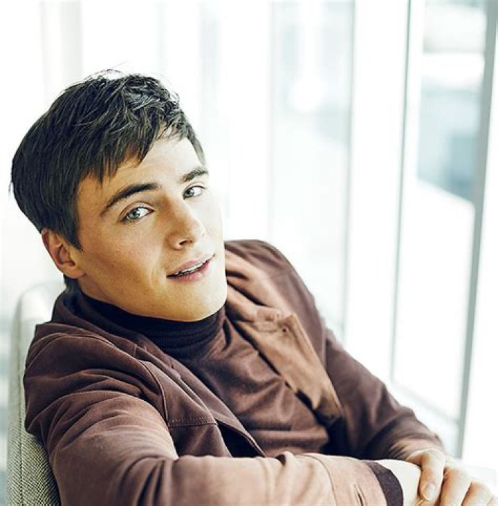 ‘A Week Away’s Kevin Quinn On Rediscovering His Faith & More – Hollywood Life