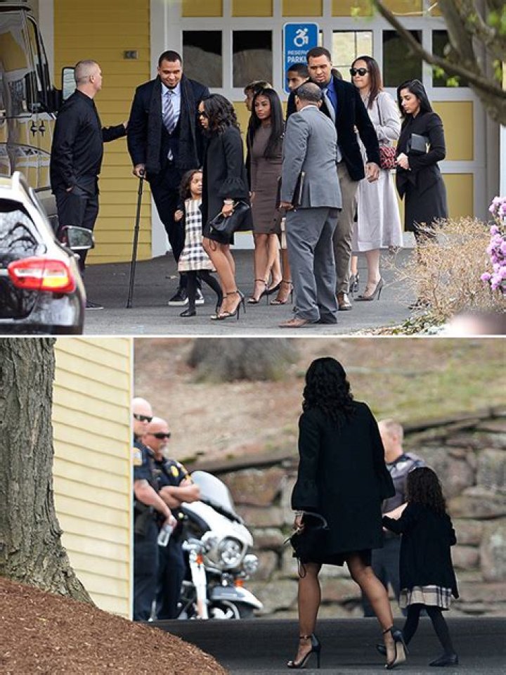 Shayanna Comforts 4-Year-Old – Hollywood Life