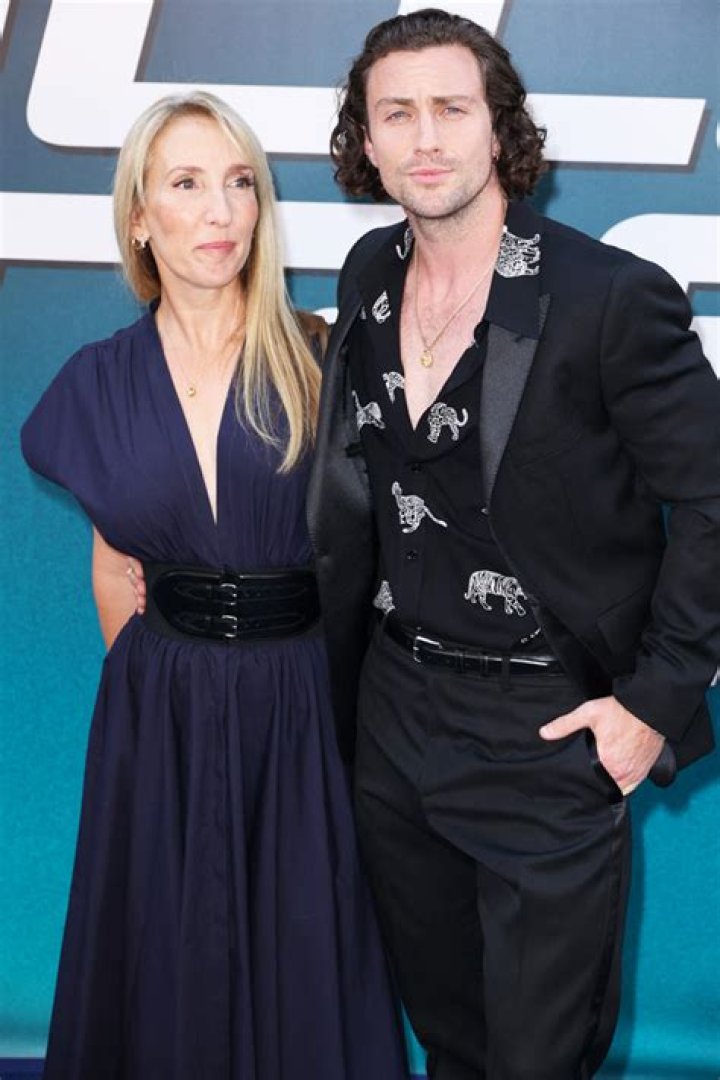 Aaron Taylor-Johnson Rocks Mustache With Wife Sam In London: Photos – Hollywood Life