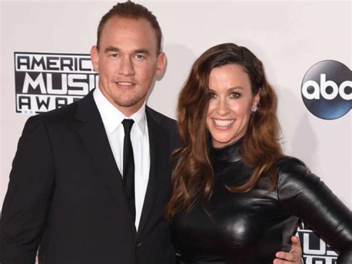 All About Her Marriage to Souleye and Her Exes – Hollywood Life