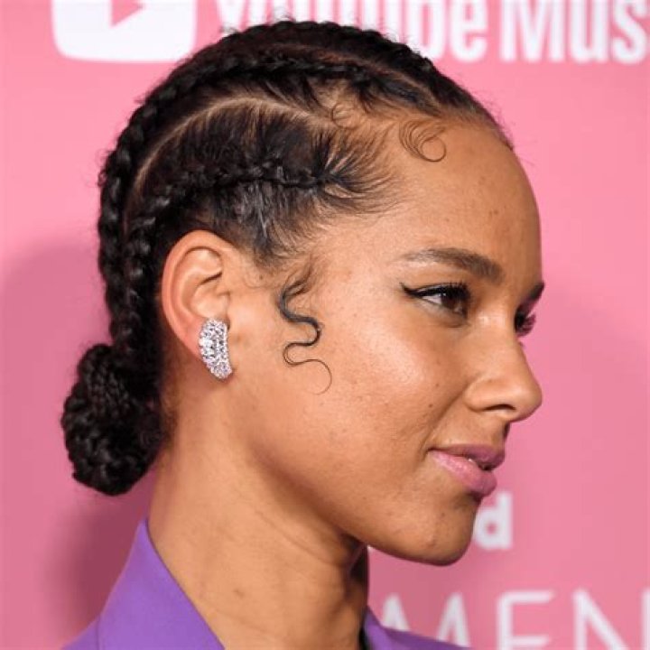 Tips To Get Grammy Host’s Album Cover Braids – Hollywood Life