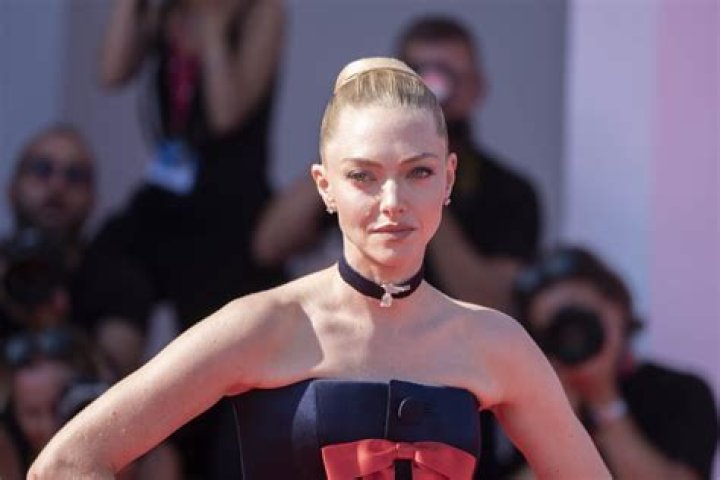 Amanda Seyfried – Hollywood Life