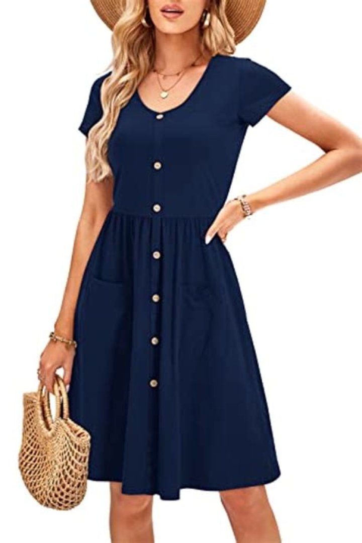 Amazon’s Breeziest Summer Dress Shows Off The Style That’s Everywhere Right Now & It’s On Sale