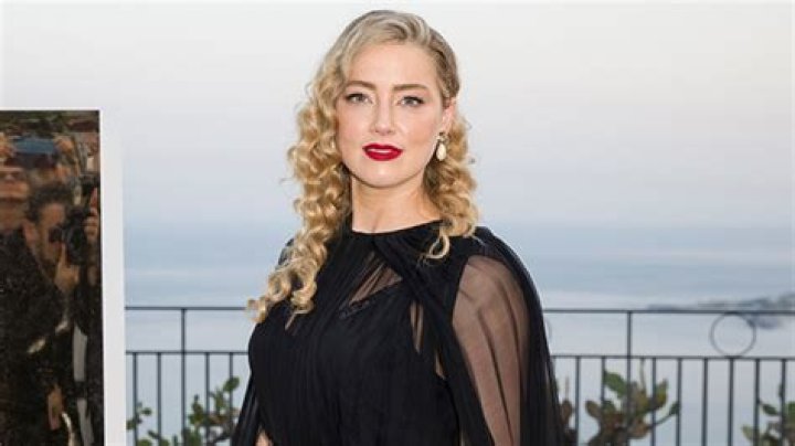 Inside the Actress’ Life With Daughter Oonagh Paige – Hollywood Life