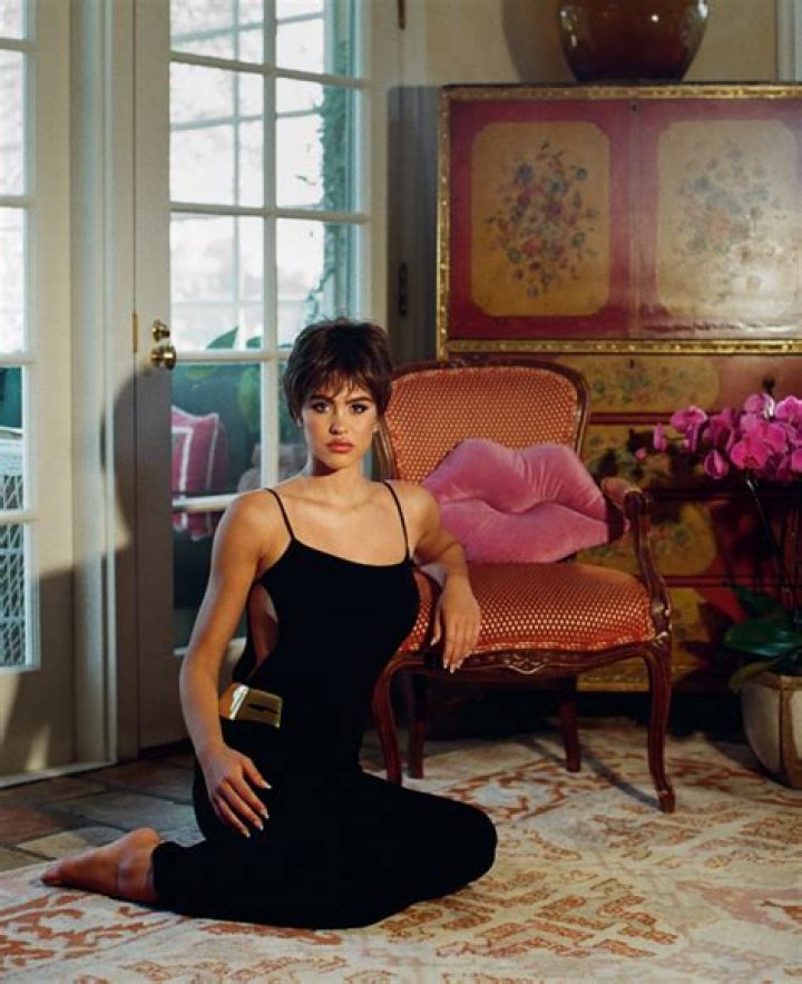 Amelia Hamlin, 19, Dresses Up As Mom Lisa Rinna For ‘Paper’ Magazine & Looks Just Like Her
