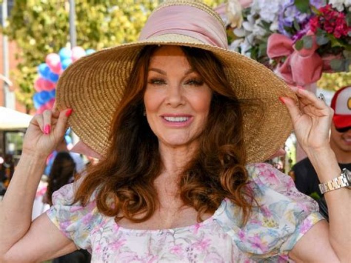 Lisa Vanderpump Surprises Katie Otto – Hollywood Life