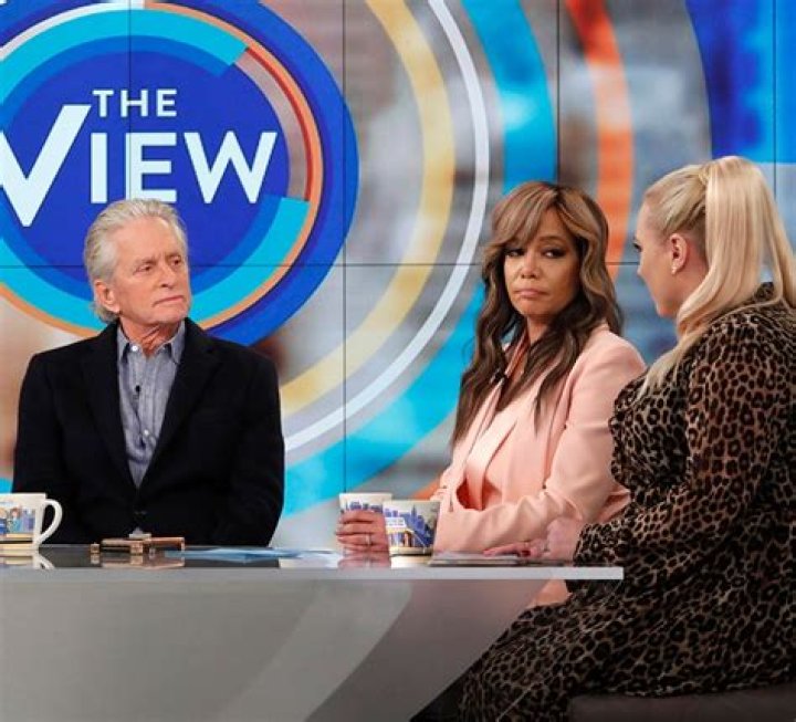 Amy Schumer Teases ‘Mean-Spirited’ Oscars Jokes: My Lawyer Said I ‘Can’t Say Half’ The Jokes