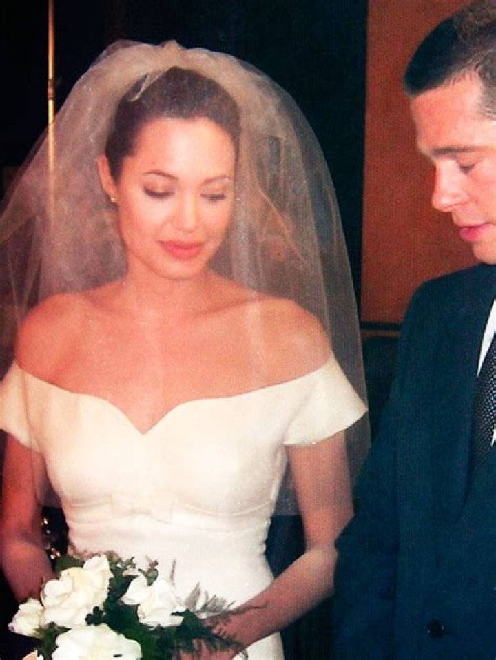 Angelina Jolie’s Sleek & Simple Wedding Makeup — How To