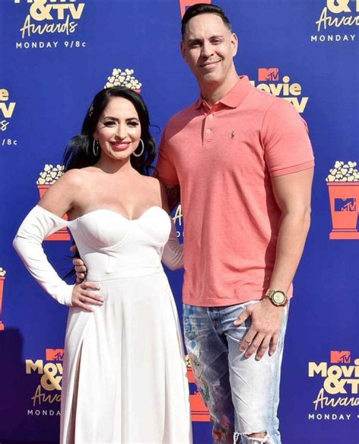 Angelina Pivarnick & Chris Larangeira Reveal Relationship Status – Hollywood Life