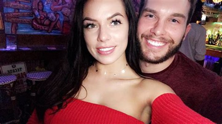 Keith & Carolina Dating — Here’s How They Met – Hollywood Life