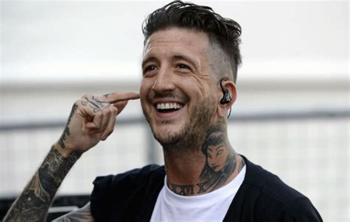 Austin Carlile – Hollywood Life