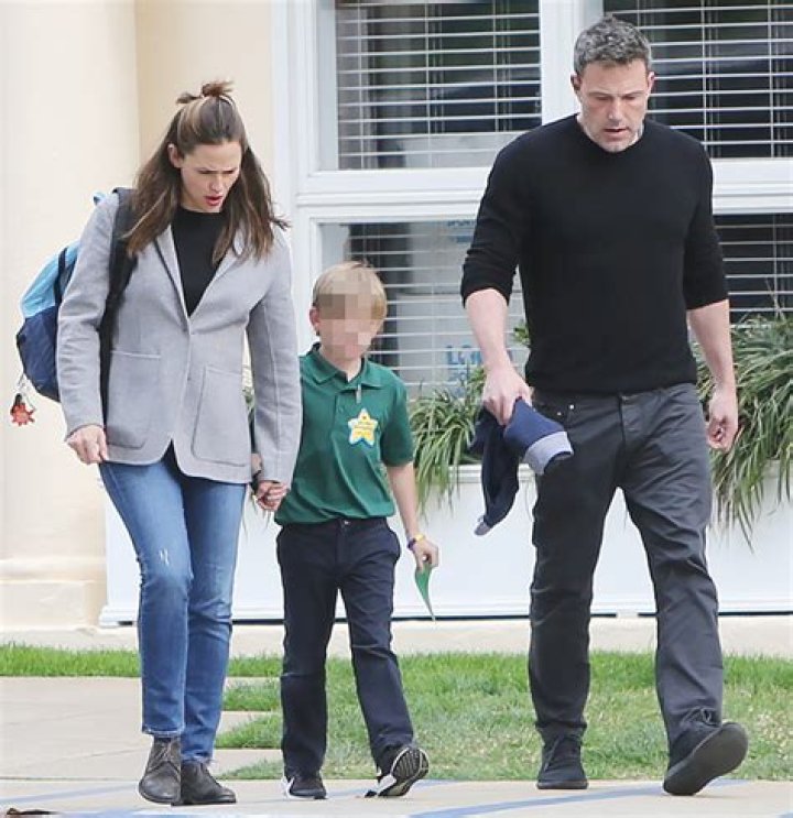 Ben Affleck & Jennifer Garner Reunite For A Family Outing With Their Kids Samuel & Violet: Photos