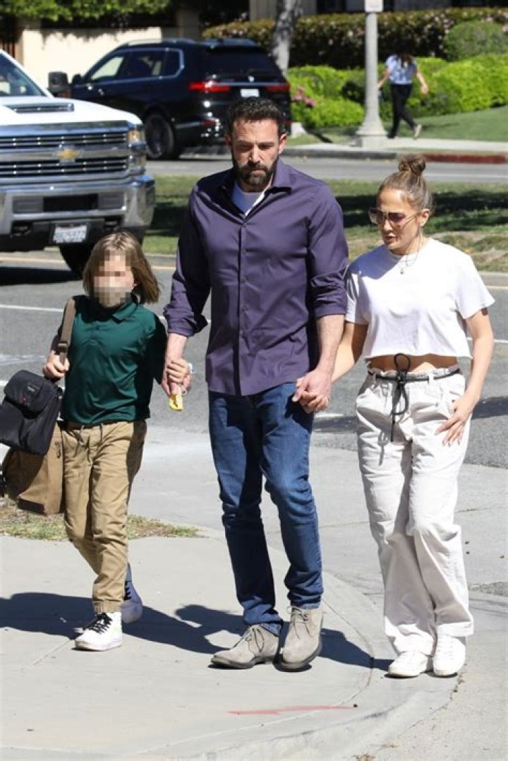 Ben Affleck Takes Family Photos With Jennifer Lopez, Daughter Seraphina, 14, Mom Chris & More