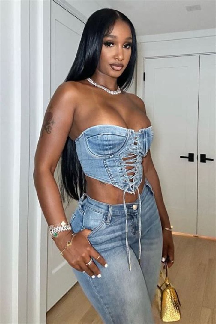Bernice Burgos Flashes Sideboob In Sizzling Selfie After Tiny Sends B-Day Love To T.I.