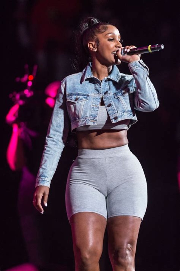 Tiny Vs. Bernice Burgos: Showing Off Sexy Waists — PICS