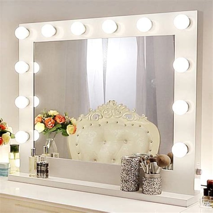 Over 3,000 People Swear By This Vanity Mirror With LED Lights & It’s On Sale For Less Than $200