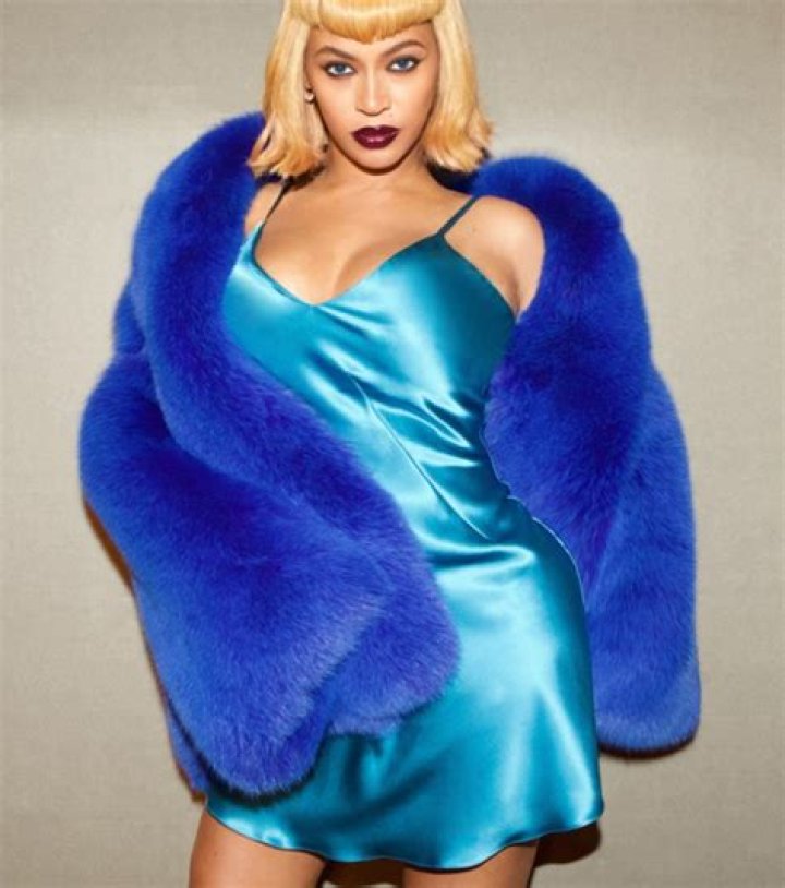Beyoncé’s Lil’ Kim Costumes — PICS