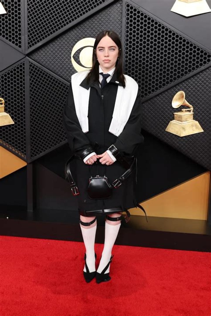 Billie Eilish Rocks 2021 Grammy Awards With Super Chill Performance Of ‘Everything I Wanted’