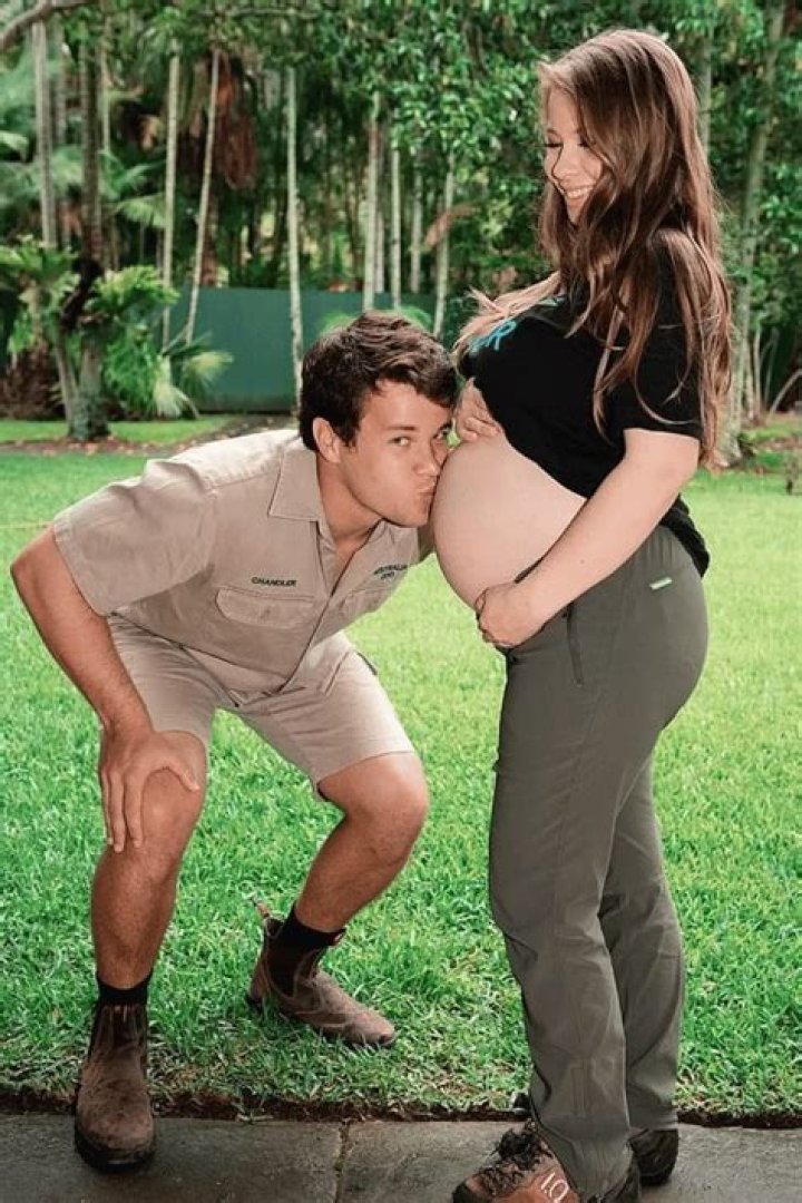 Bindi Irwin, 22, Pregnant: Steve Irwin’s Daughter Expecting 1st Child With Husband Chandler Powell