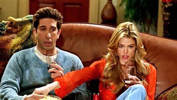 10 TV Storylines You Never Realized Were Super F***ed Up: ‘Friends,’ ‘Gossip Girl’ & More