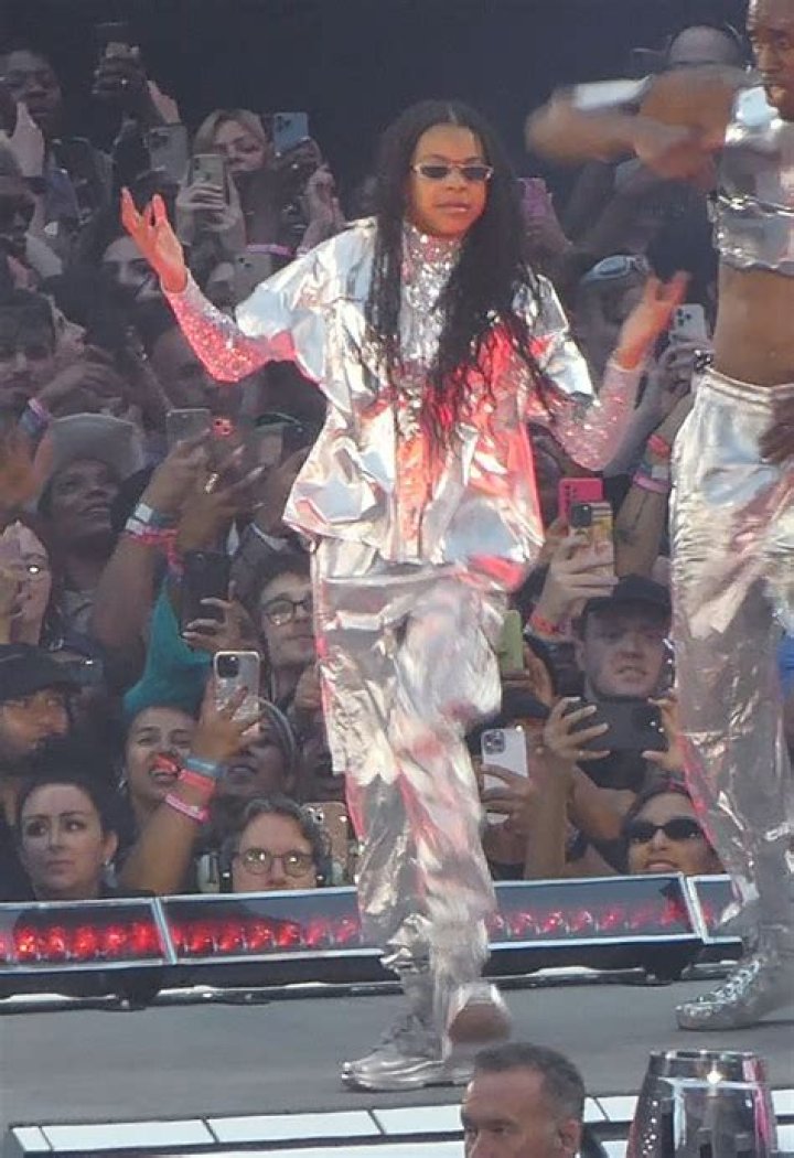 Blue Ivy Dances In Heels At Beyoncé’s Philadelphia Show: Watch – Hollywood Life