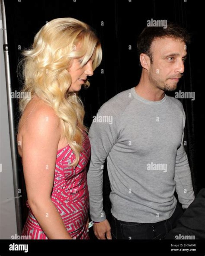 Britney Spears’ Manager, Larry Rudolph, Resigns & Claims Singer Said She Wants To Retire