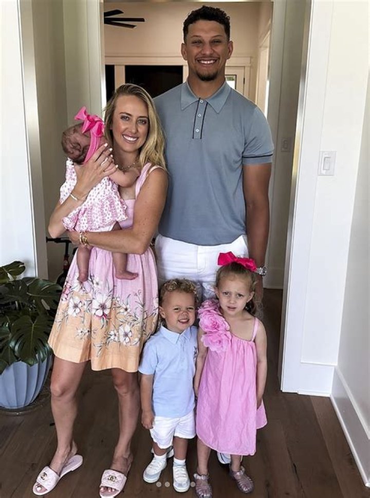 Brittany Matthews Gives Birth To 1st Child With Patrick Mahomes — See Adorable Pic
