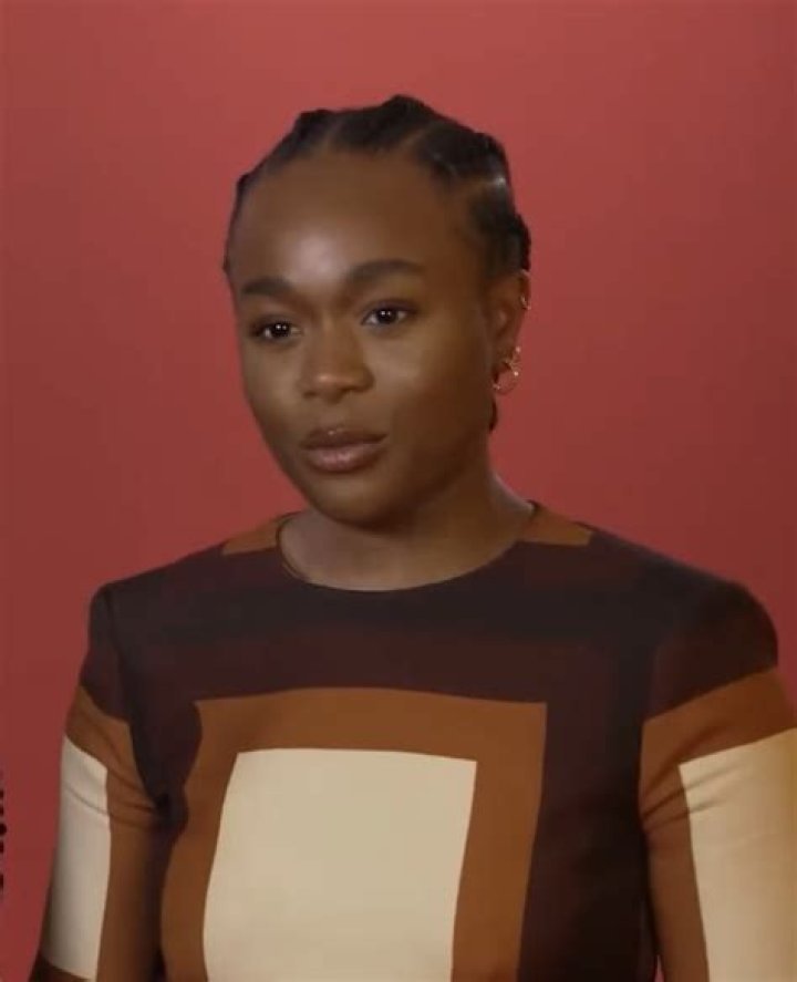 Bukky Bakray Wiki, Boyfriend, Age, Height, Net Worth & Parents