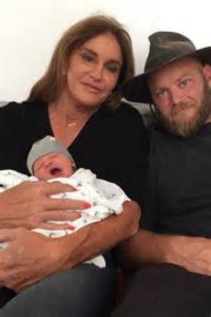 Caitlyn Jenner Reveals 19th Grandkid Is Coming & Fans Wonder Who’s Pregnant