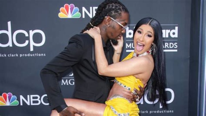 Cardi B Asks Offset To Lick Her In Comment On Instagram – Hollywood Life