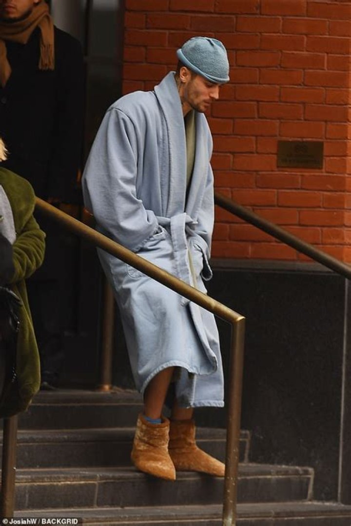 Celebs Looking Hot In Bathrobes: Kylie Jenner, Chrissy Teigen & More