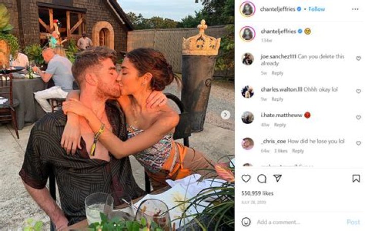 See Them Kissing In New Pic – Hollywood Life