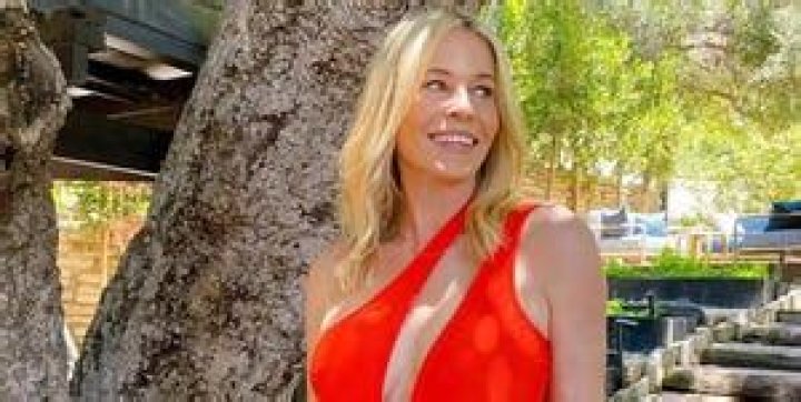 Chelsea Handler’s Red Swimsuit Photo Channels ‘Baywatch’ Energyy – Hollywood Life