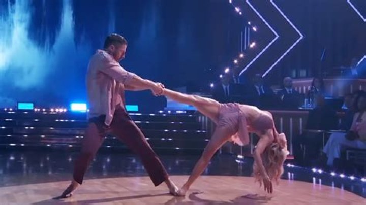 Cheryl Burke Falls & Suffers Terrifying Head Injury During ‘DWTS’ Rehearsal — Watch