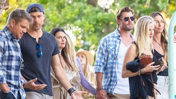 Chris Hemsworth, Matt Damon, & Their Wives Enjoy Lunch Date: Photo – Hollywood Life