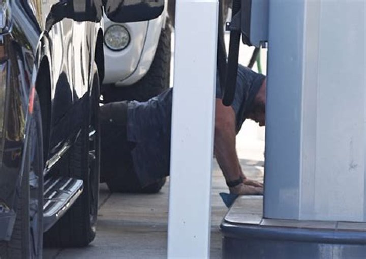 Chris Pratt Does Push-Ups While Getting Gas In Santa Barbara: Photos