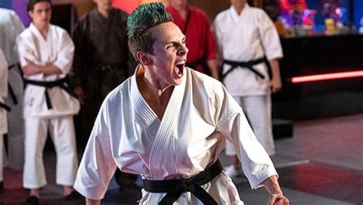 ‘Cobra Kai’ Star On Eli’s Mohawk Return & Season 6 Hopes: Exclusive – Hollywood Life