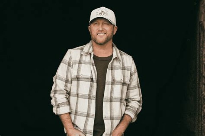 Cole Swindell Celeb Profile – Hollywood Life