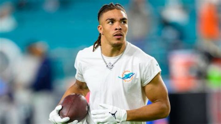 2016 NCAA Football Hunks — SEE PICS