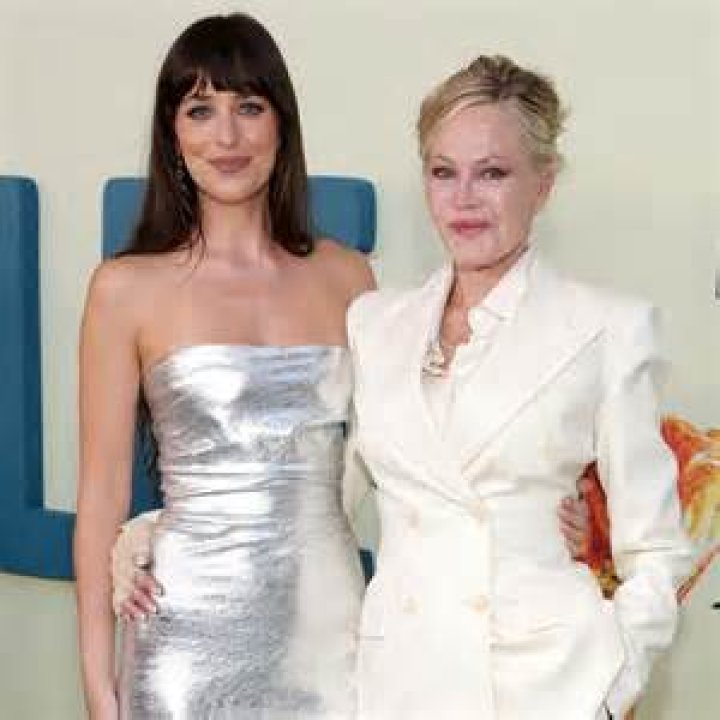 Dakota Johnson Twins With Mom Melanie Griffith For 32nd Birthday – Hollywood Life