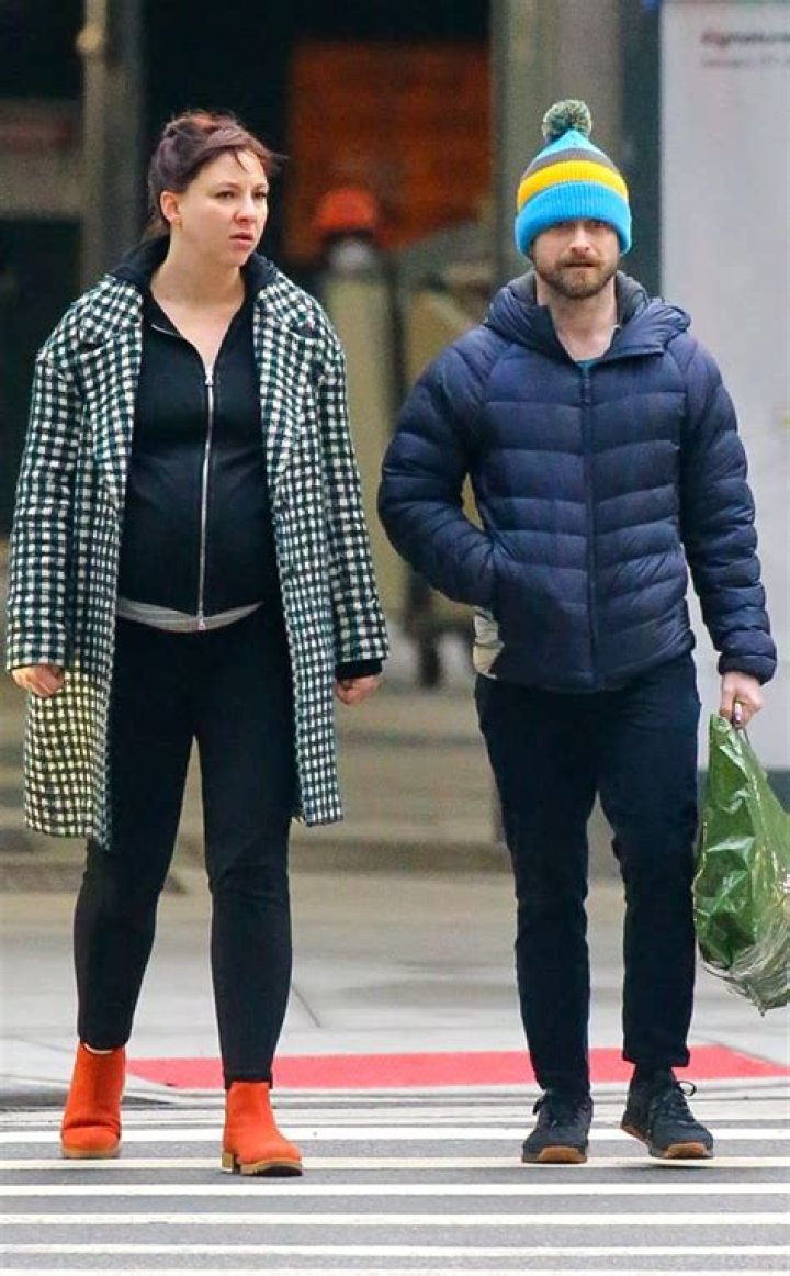 Daniel Radcliffe Expecting 1st Child With GF Erin Darke As They Go For Stroll In NYC: Photos
