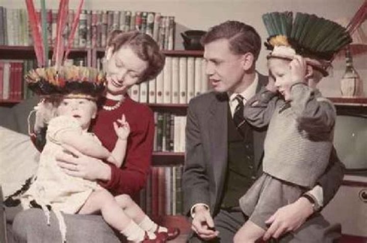 David Attenborough Celebrity Profile – Hollywood Life