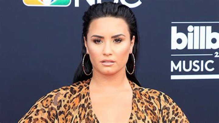 Demi Lovato’s Esthetician Reveals 8 Tips To Keep Your Skin Clear & Hydrated This Fall