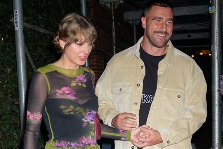 Did Taylor Swift Go to Travis Kelce’s Game? – Hollywood Life