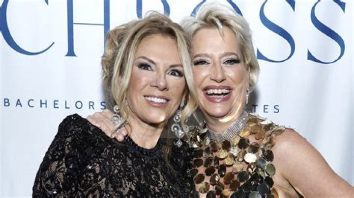 ‘RHONY’: Dorinda Medley Mocks Ramona Singer’s ‘Bad Facelift’ & Says She’s ‘Not That Thin’ — Watch