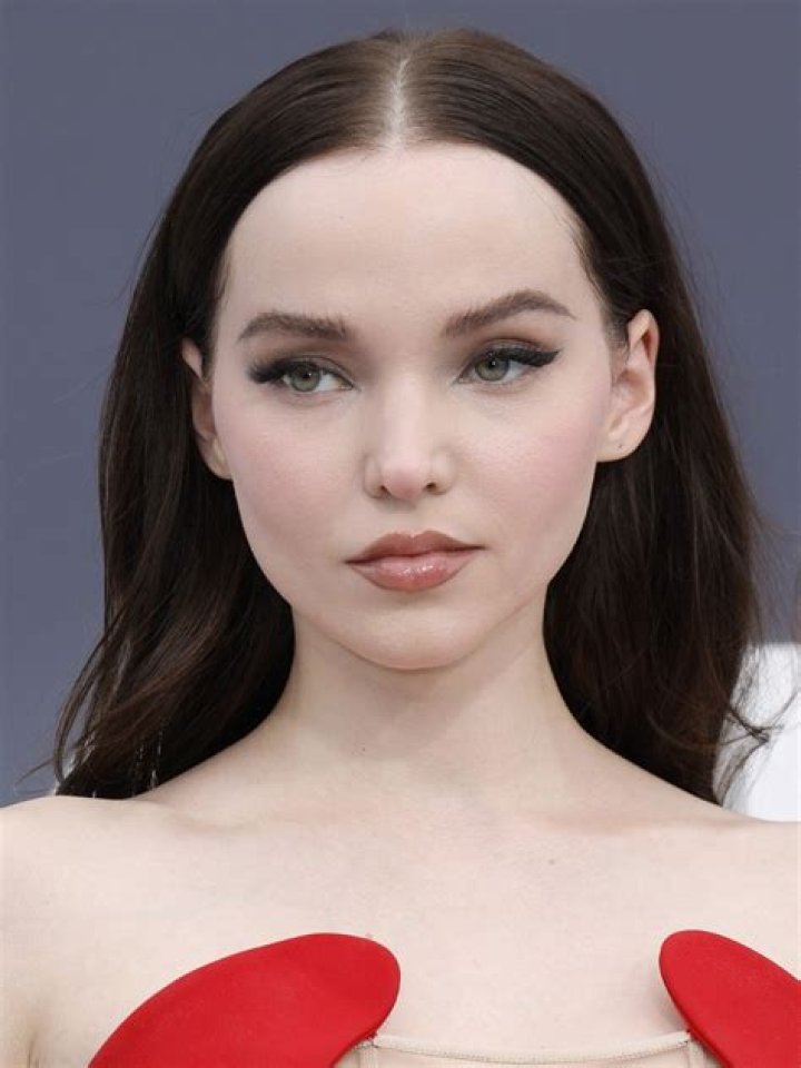 Dove Cameron Wiki, Boyfriend, Net Worth, Real Name, Height & More