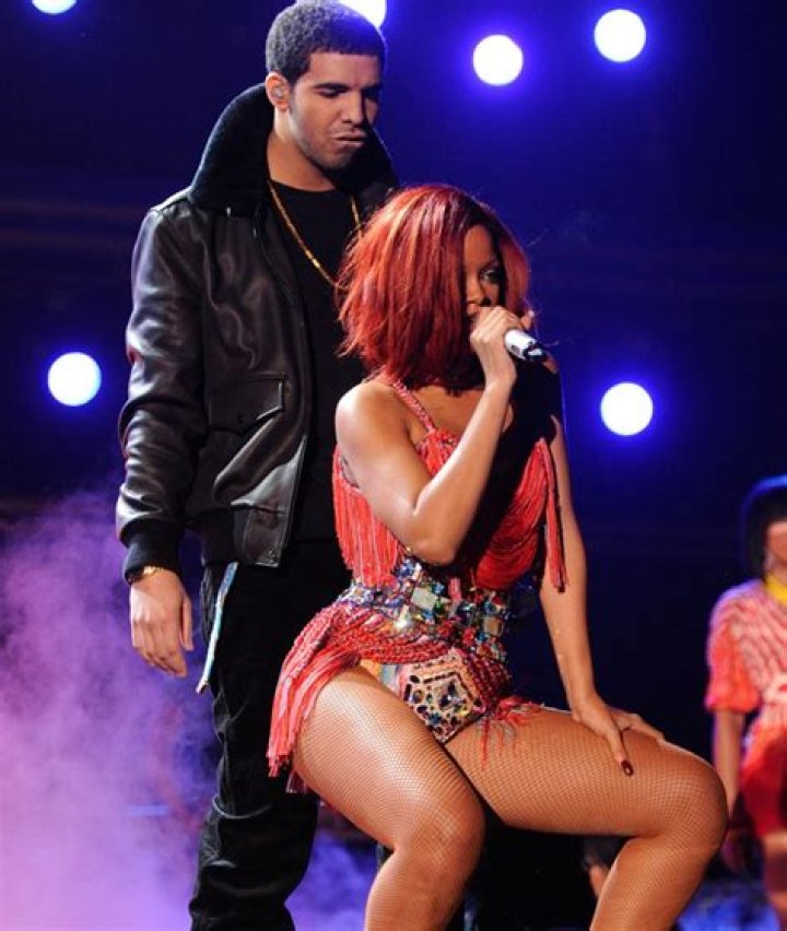 Drake’s Sexiest Lyrics About Rihanna – Hollywood Life