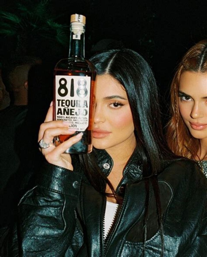 Drake, Travis Scott, Chris Brown, & More Hunks Support Kendall Jenner At 818 Tequila Bash – Pics